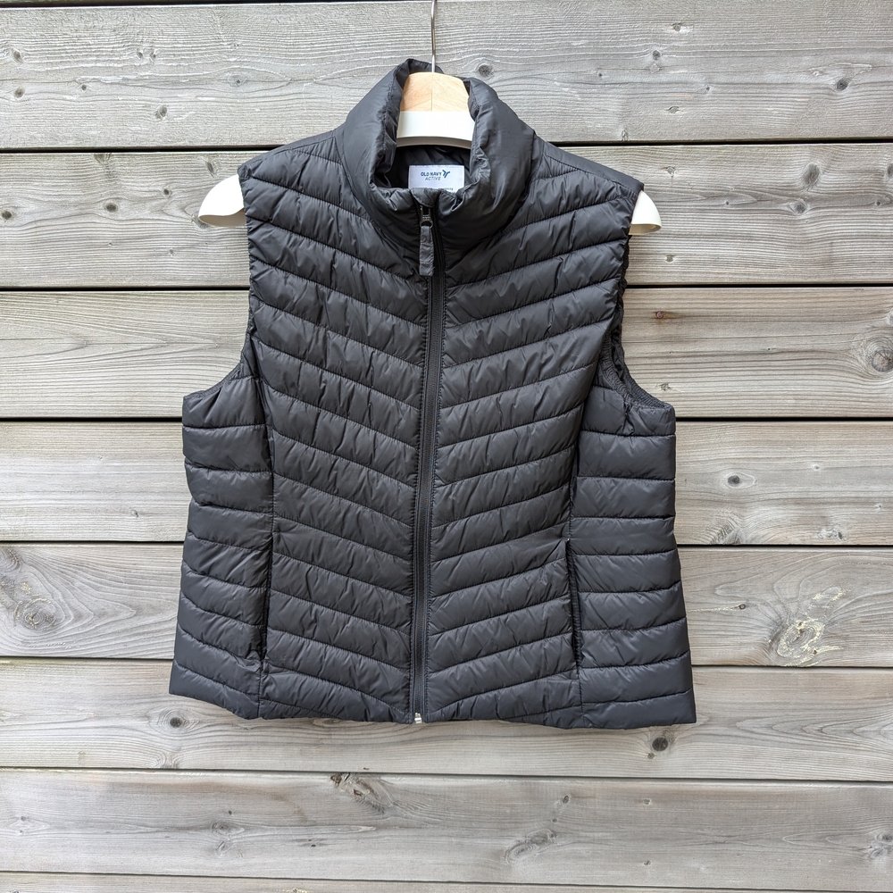 Old Navy Black Narrow-Channel Puffer Vest